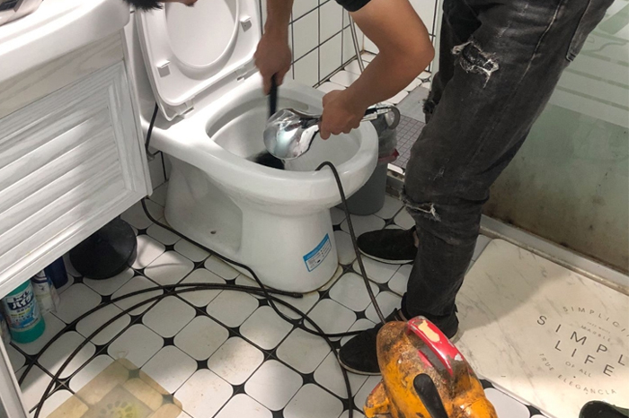 楚雄马桶堵塞自己疏通还是找师傅?专业上门服务让你省时更省心